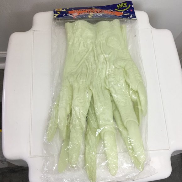 NEW Halloween Horror Hands - Picture 2 of 2